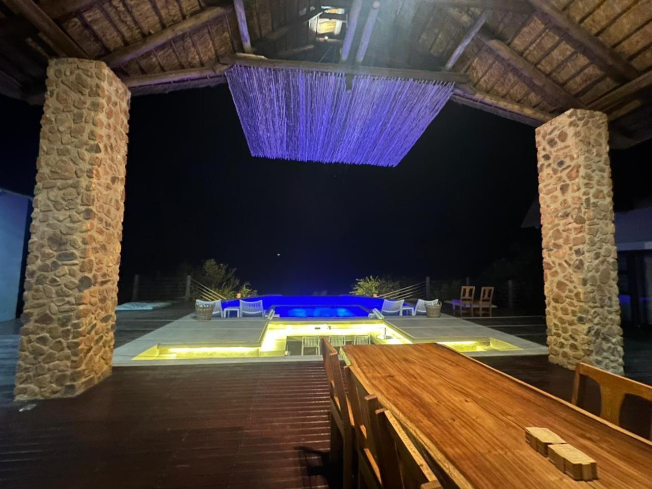 Tebuah Private Lodge, Mabalingwe Chalet Mabula Game Reserve